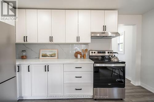 85 Walter Avenue N, Hamilton, ON - Indoor Photo Showing Kitchen