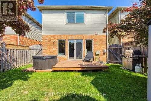 121 Sumner Crescent, Grimsby, ON - Outdoor With Deck Patio Veranda With Exterior