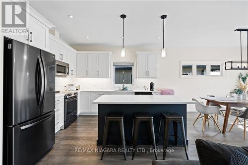 30 - 154 Port Robinson Road, Pelham, ON - Indoor Photo Showing Kitchen With Upgraded Kitchen