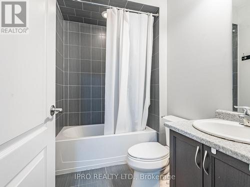 1370 Costigan Road, Milton, ON - Indoor Photo Showing Bathroom