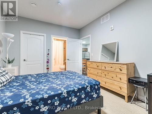 1370 Costigan Road, Milton, ON - Indoor Photo Showing Bedroom