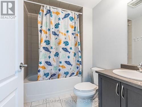 1370 Costigan Road, Milton, ON - Indoor Photo Showing Bathroom