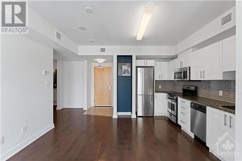 40 Nepean Street Unit#1302, Ottawa, ON - Indoor Photo Showing Kitchen