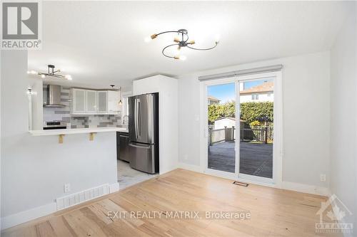 375 Hatfield Crescent, Ottawa, ON - Indoor Photo Showing Kitchen