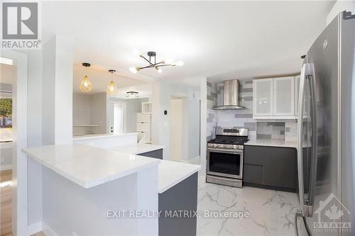 375 Hatfield Crescent, Ottawa, ON - Indoor Photo Showing Kitchen