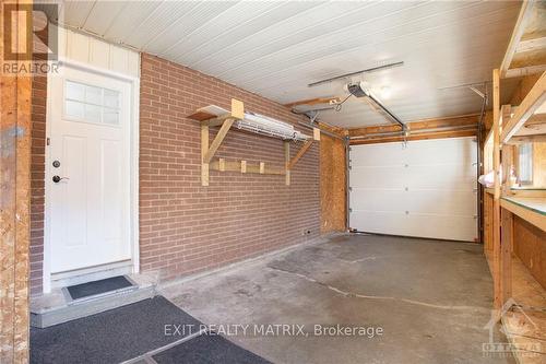 375 Hatfield Crescent, Ottawa, ON - Indoor Photo Showing Garage