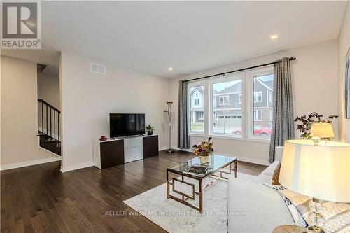 249 Appalachian Circle, Ottawa, ON - Indoor Photo Showing Living Room