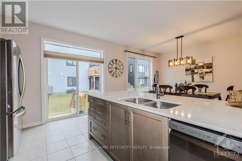 249 Appalachian Circle, Ottawa, ON - Indoor Photo Showing Kitchen With Double Sink