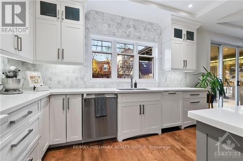 89 Fourth Avenue, Ottawa, ON - Indoor Photo Showing Kitchen With Double Sink With Upgraded Kitchen