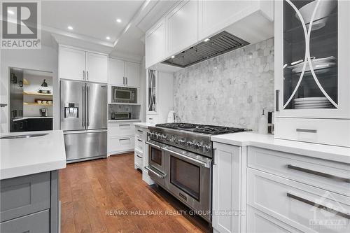 89 Fourth Avenue, Ottawa, ON - Indoor Photo Showing Kitchen With Upgraded Kitchen