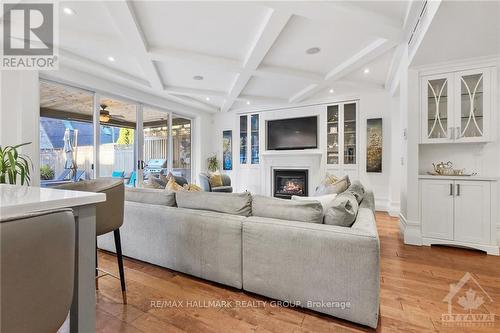 89 Fourth Avenue, Ottawa, ON - Indoor Photo Showing Living Room With Fireplace