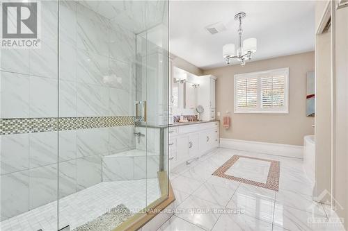 89 Fourth Avenue, Ottawa, ON - Indoor Photo Showing Bathroom