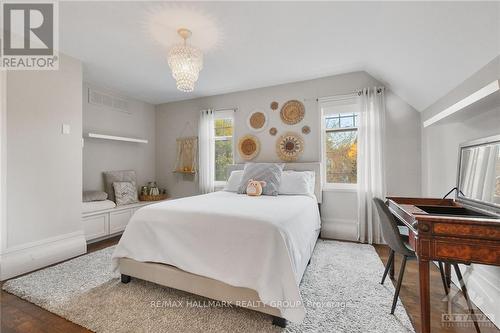 89 Fourth Avenue, Ottawa, ON - Indoor Photo Showing Bedroom