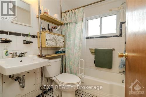 1313 Coldrey Avenue, Ottawa, ON - Indoor Photo Showing Bathroom