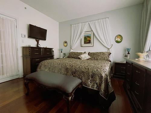 Chambre Ã  coucher principale - 102-700 Boul. Lucille-Teasdale, Terrebonne (Lachenaie), QC - Indoor Photo Showing Bedroom