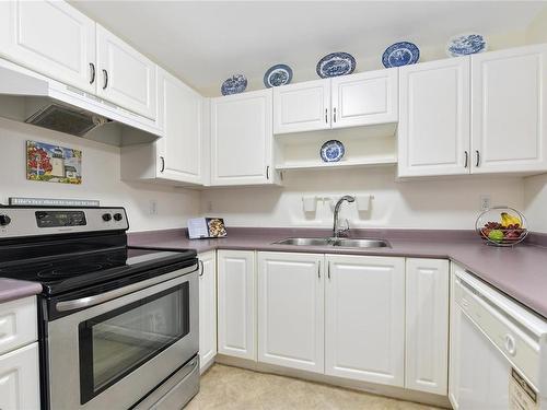 209-290 Island Hwy, View Royal, BC - Indoor Photo Showing Kitchen With Double Sink