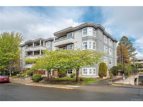 101-1580 Christmas Ave, Saanich, BC - Outdoor With Facade