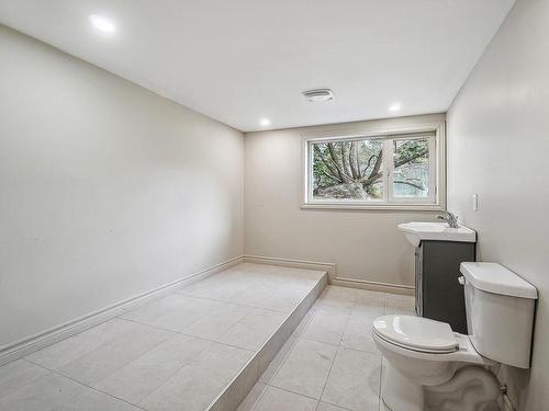 Powder room - 445Z Ch. De La Ferme, Val-Morin, QC - Indoor Photo Showing Bathroom