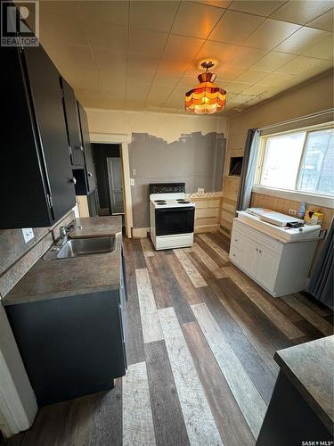 206 Gastle Street, Strasbourg, SK - Indoor Photo Showing Kitchen