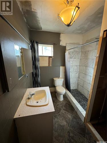 206 Gastle Street, Strasbourg, SK - Indoor Photo Showing Bathroom