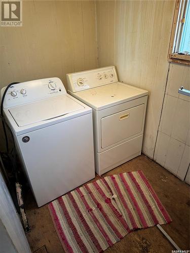 206 Gastle Street, Strasbourg, SK - Indoor Photo Showing Laundry Room