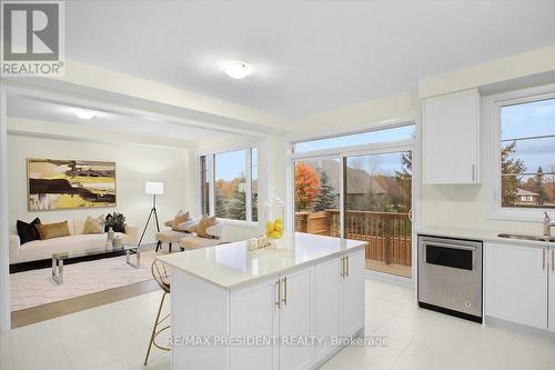 21 Tyler Avenue, Erin, ON - Indoor Photo Showing Kitchen