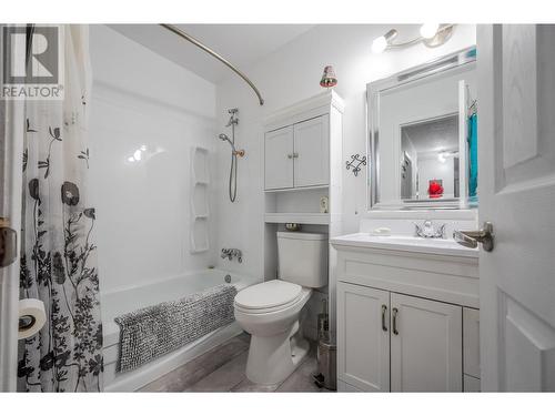 198 Roy Avenue Unit# 207, Penticton, BC - Indoor Photo Showing Bathroom