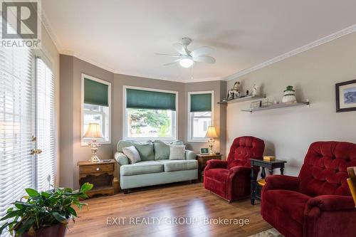 36 Cretney Drive, Prince Edward County (Wellington), ON - Indoor Photo Showing Living Room