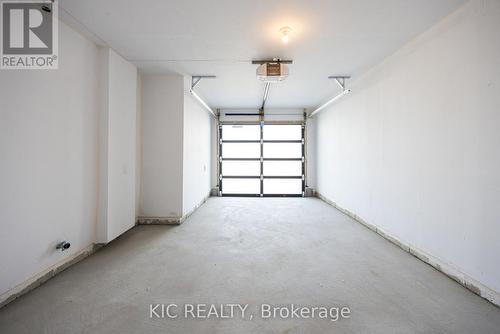 62 Dandara Gate, Vaughan, ON - Indoor Photo Showing Garage