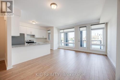 62 Dandara Gate, Vaughan, ON - Indoor Photo Showing Kitchen