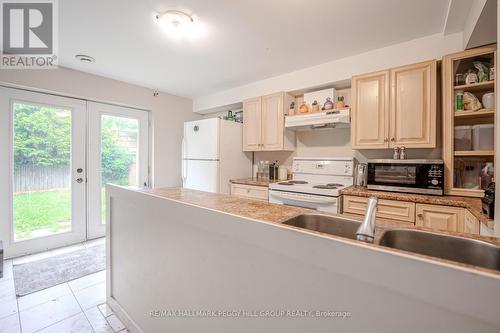 Lower - 69 Moir Crescent, Barrie, ON - Indoor Photo Showing Kitchen