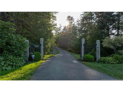 25 Beverley Hills Dr, Grand Bay-Westfield, NB 