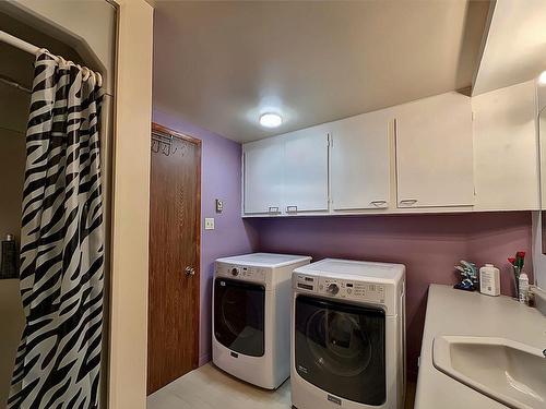 Salle de bains - 353 Av. Jules-Léger, Saint-Anicet, QC - Indoor Photo Showing Laundry Room