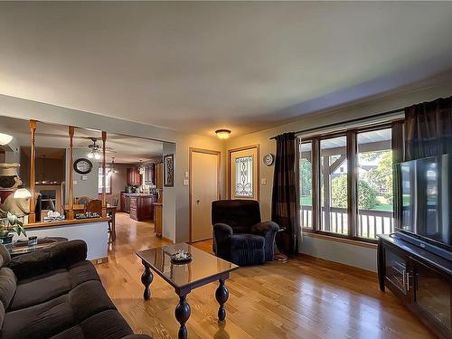 Salon - 353 Av. Jules-Léger, Saint-Anicet, QC - Indoor Photo Showing Living Room