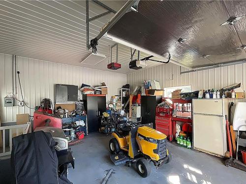 Garage - 353 Av. Jules-Léger, Saint-Anicet, QC - Indoor Photo Showing Garage