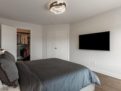 Chambre Ã  coucher principale - 37-815 Rue Jean-Deslauriers, Boucherville, QC - Indoor Photo Showing Bedroom