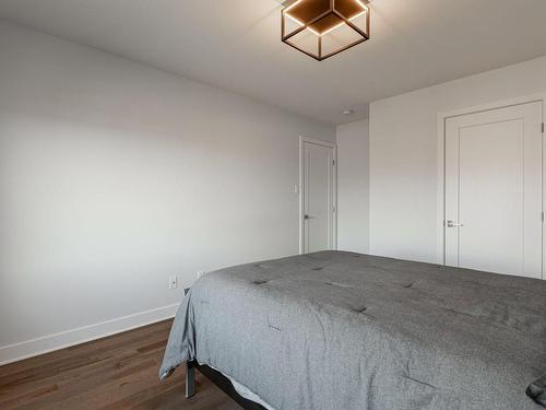 Chambre Ã Â coucher - 37-815 Rue Jean-Deslauriers, Boucherville, QC - Indoor Photo Showing Bedroom