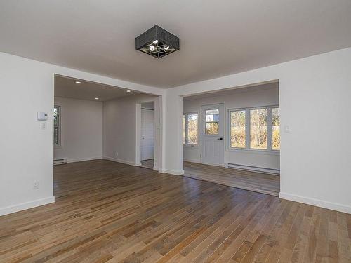 Living room - 5788 Route 112, Ascot Corner, QC - Indoor Photo Showing Other Room