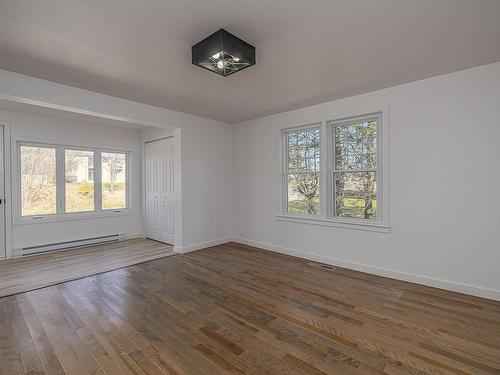 Living room - 5788 Route 112, Ascot Corner, QC - Indoor Photo Showing Other Room