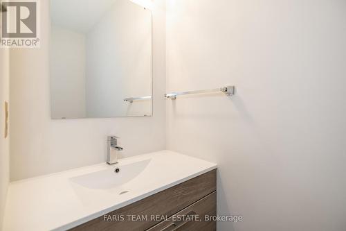 9 Briarwood Drive, New Tecumseth, ON - Indoor Photo Showing Bathroom