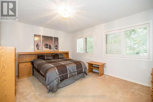 9 Briarwood Drive, New Tecumseth, ON - Indoor Photo Showing Bedroom