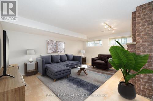 9 Briarwood Drive, New Tecumseth, ON - Indoor Photo Showing Living Room