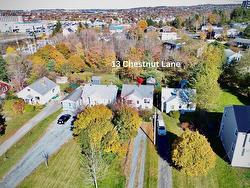 13 Chestnut Lane  Dartmouth, NS B2Y 3X1