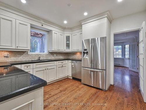 5 Apsley Rd, Toronto, ON - Indoor Photo Showing Kitchen With Upgraded Kitchen