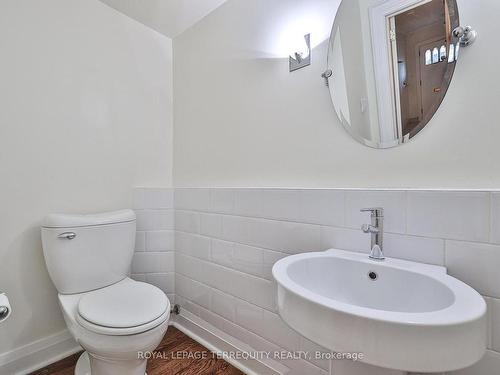 5 Apsley Rd, Toronto, ON - Indoor Photo Showing Bathroom