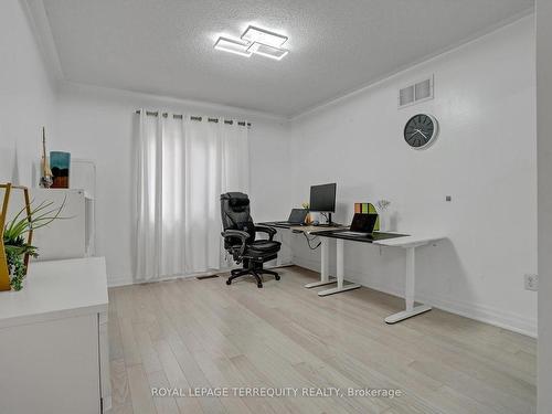 1330 Aldergrove Dr, Oshawa, ON - Indoor Photo Showing Office