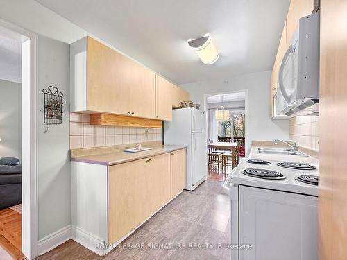 555 Tara Hill Circ, Aurora, ON - Indoor Photo Showing Kitchen