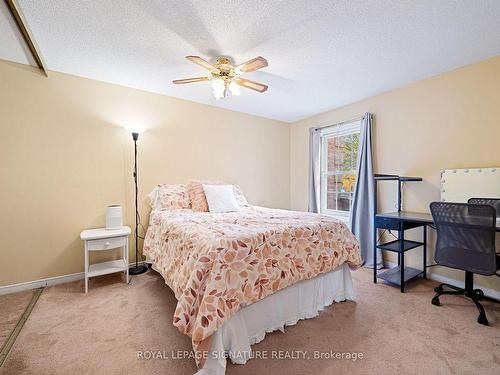 555 Tara Hill Circ, Aurora, ON - Indoor Photo Showing Bedroom