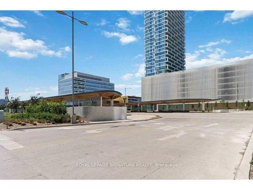 2601-950 Portage Pkwy, Vaughan, ON - Outdoor