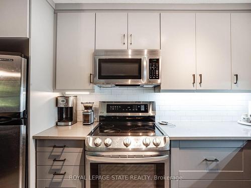 102-1220 Thorpe Rd, Burlington, ON - Indoor Photo Showing Kitchen